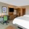 Holiday Inn Express & Suites - Phoenix - Airport North, an IHG Hotel