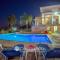Exceptional Large Villa, FREE HEATED Pool 1 NOV - 15 JAN, Privacy,Prime Location
