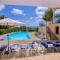 Exceptional Large Villa, FREE HEATED Pool 1 NOV - 15 JAN, Privacy,Prime Location