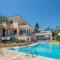 Exceptional Large Villa, FREE HEATED Pool 1 NOV - 15 JAN, Privacy,Prime Location