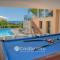 Exceptional Large Villa, FREE HEATED Pool 1 NOV - 15 JAN, Privacy,Prime Location