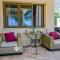 Exceptional Large Villa, FREE HEATED Pool 1 NOV - 15 JAN, Privacy,Prime Location