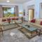 Exceptional Large Villa, FREE HEATED Pool 1 NOV - 15 JAN, Privacy,Prime Location