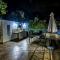 Exceptional Large Villa, FREE HEATED Pool 1 NOV - 15 JAN, Privacy,Prime Location