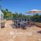 Exceptional Large Villa, FREE HEATED Pool 1 NOV - 15 JAN, Privacy,Prime Location