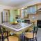 Exceptional Large Villa, FREE HEATED Pool 1 NOV - 15 JAN, Privacy,Prime Location