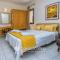 Exceptional Large Villa, FREE HEATED Pool 1 NOV - 15 JAN, Privacy,Prime Location