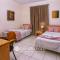 Exceptional Large Villa, FREE HEATED Pool 1 NOV - 15 JAN, Privacy,Prime Location