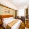 Vienna Hotel Shandong Yantao Golden Beach Taishan Road