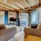 F201 Treehouse condo - سيلفرثورن