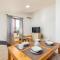 Apartment Tesic close to the sea with shared 4xbicycles