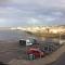 Centrally located 2 bed modern flat with harbour views - Wick