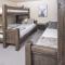 814 Eagle Dr, Home