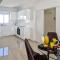 Phaedrus Living: Seaside Luxury Flat Lighthouse 65