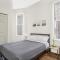 Spacious 5-BR Apt next to transit Free Parking - شيكاغو