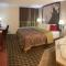 Super 8 by Wyndham Chisago City