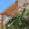 Yalos House