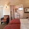 Leeuwenbosch Shearers Lodge - Amakhala Game Reserve