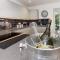 Modern House in Looe, Near Beach and Bars with Great Views and free access to a nearby Indoor Swimming Pool - Looe