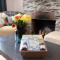 Modern House in Looe, Near Beach and Bars with Great Views and free access to a nearby Indoor Swimming Pool - Looe