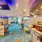 Keer Side Lodge, Luxury lodge with private hot tub at Pine Lake Resort