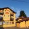 Guesthouse "INES" - 多博伊