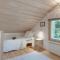 Sirpa's Artistic Nuuksio Retreat with Heated Pool - Esbo (Espoo)