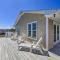 Emerald Isle Getaway with Ocean View Nearby Beach! - جزيرة الزمرد
