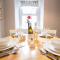 2 Mews Cottages - Town Centre Location