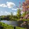 2 Mews Cottages - Town Centre Location