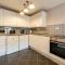 2 Mews Cottages - Town Centre Location
