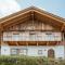 Chalet Rich in Val Badia