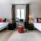 Premium 4 large double bed townhouse in Bicester, next to Bicester Village