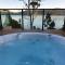 The Beach House- private jacuzzi and wood fire! - Dover