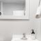 ENTIRE BACHELOR UNIT EN-SUITE UPTOWN WATERLOO - e5