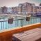 Beautiful Dawn - relax with stunning marina views