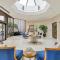 Stylish beachfront condo with spa/pool and ocean views