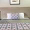 Island Suites Hobby Airport