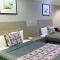 Island Suites Hobby Airport