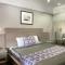 Island Suites Hobby Airport
