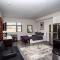 2 Bedroom, 2 Bathroom Detached Apt Max 7 Sleepers