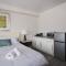 Downtown View 4 Sleepers Studio- Great for Getaway