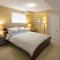 Lovely J Home -Stunning river view cozy two bedroom private suite
