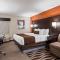 Best Western Plus Lee's Summit Hotel & Suites - Lees Summit