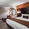 Best Western Plus Lee's Summit Hotel & Suites - Lees Summit