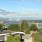Lovely J Home -Stunning river view cozy two bedroom private suite