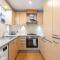 Modern 2 bed BroomPark/Central apt. with Parking