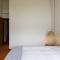 4 bedroom Luxury Villa - riverside & beachside