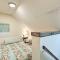 Cozy Roan Mountain Cabin with Private Balcony!