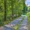 Cozy Roan Mountain Cabin with Private Balcony!